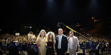 Sena Şener, Çivril’de Unutulmaz Bir Gece Yaşattı