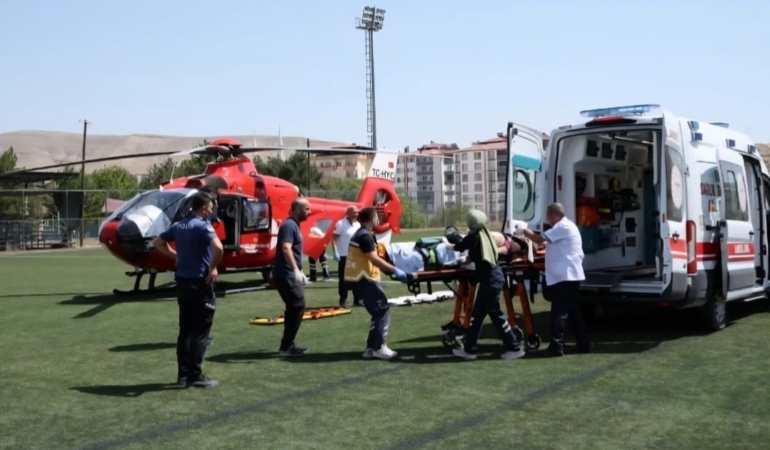 Traktörden Düşen Yaşlı Adam Helikopterle Hastaneye!