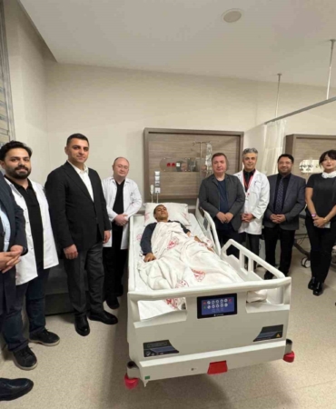 Vali Aydoğdu, Hastanedeki Öğrenciye Destek Oldu