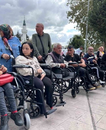 Polis Memurundan 150 Engelliye Akülü Sandalye Desteği