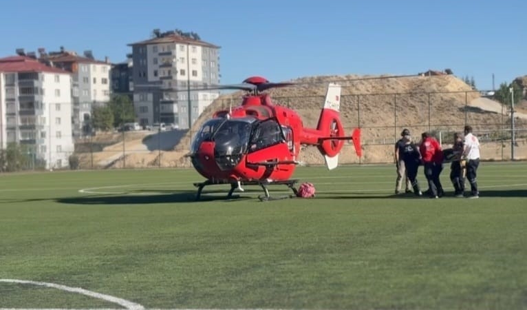 77 Yaşındaki Kadın Hava Ambulansıyla Kurtarıldı