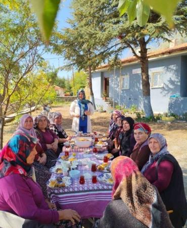 Köyde Sağlık Bilgilendirme Çay Saati