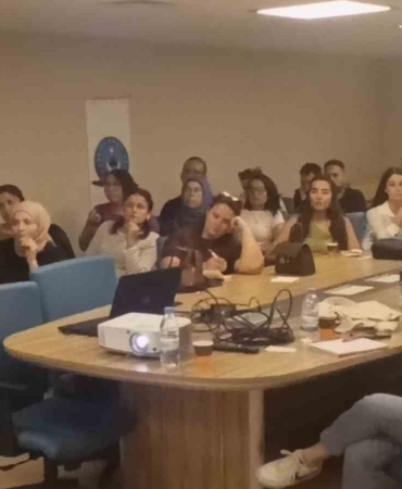 Manavgat’ta Sağlık Çalışanlarına EKG Eğitimi