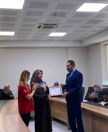 60 Yaşındaki Nuray, İlk Yardım Sertifikası Aldı!