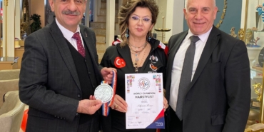 Denizli’den Dünya 2.’si Kuaför Coşkuyla Karşılandı