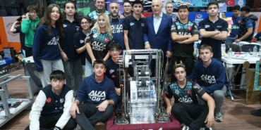Ümraniye Robot Yarışları’nda Gençler Kıyasıya Mücadele