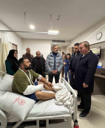 Vali Aydoğdu’dan Hastalara Moral Ziyareti