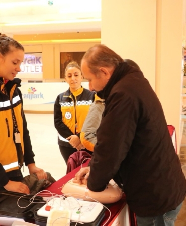 Erzincan’da Acil Sağlık Haftası Etkinliği Düzenlendi