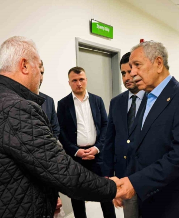 Arınç, Başkan Durbay’ı Hastanede Ziyaret Etti