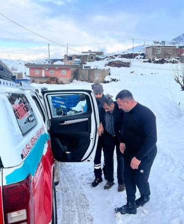 UMKE Ekipleri Kar Yağışında Hayat Kurtardı!