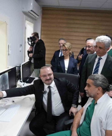 Yeni Anjiyografi Cihazı ile İnme Tedavisi Hızlanıyor