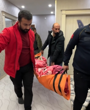 Yüksekova’da Karla Mücadele: 2 Saatlik Kurtarma