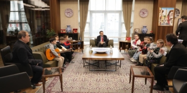 Vali Işın, Müzik Öğrencilerini Kabul Etti