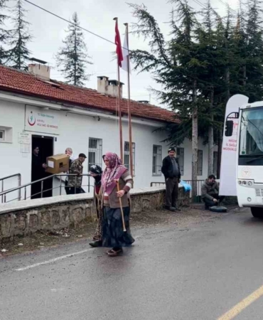 Niğde’de Mobil Sağlık Timleri Kayırlı’da!