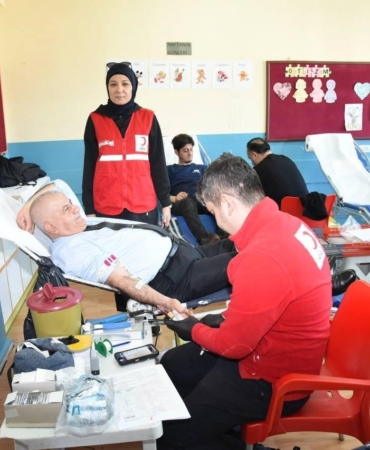 Öğrencilerden Hayat Kurtaran Kan Bağışı Kampanyası