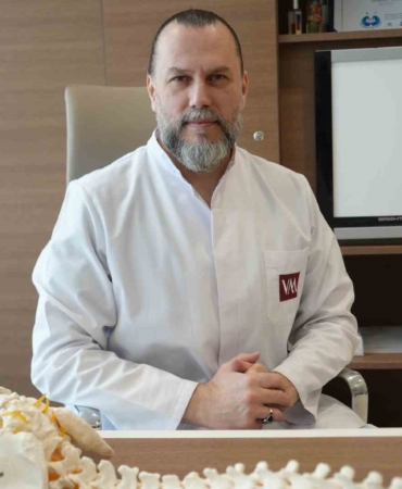 Kapalı Omurga Cerrahisi: Daha Az Ağrı, Daha Güvenli