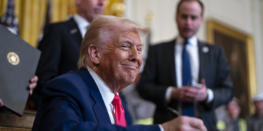 Trump’ın Epstein’le İlişkisi: Şok Edici Belgeler!