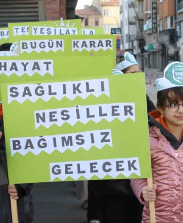 Uşak’ta Yeşilay’dan Farkındalık Yürüyüşü