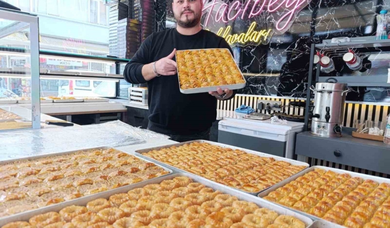 Simav’da Bayramda Baklava Satışları Patladı!