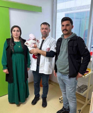 Karın Dışında Doğan Bebek, Diyarbakır’da Hayata Döndü