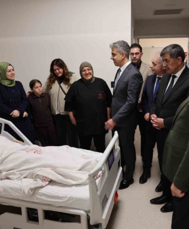 Vali Aydoğdu, Hastaları Ziyaret Etti
