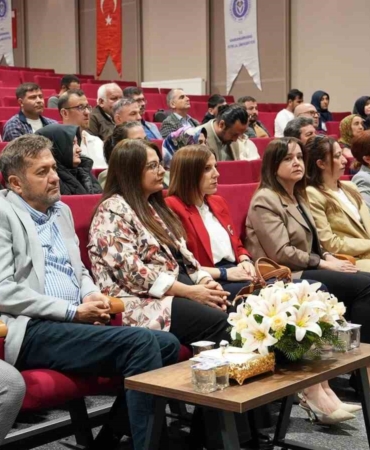 Otizme Dikkat Çeken Farkındalık Konferansı