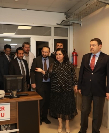 Vali Işın, Çocuk ve Genç Ruh Sağlığı Merkezini Ziyaret Etti