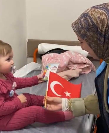 Terzibaba Yurdu’ndan Hastanedeki Çocuklara Bayram!