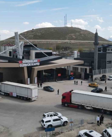 İran’a 6 Tır Tıbbi Yardım Gönderildi!