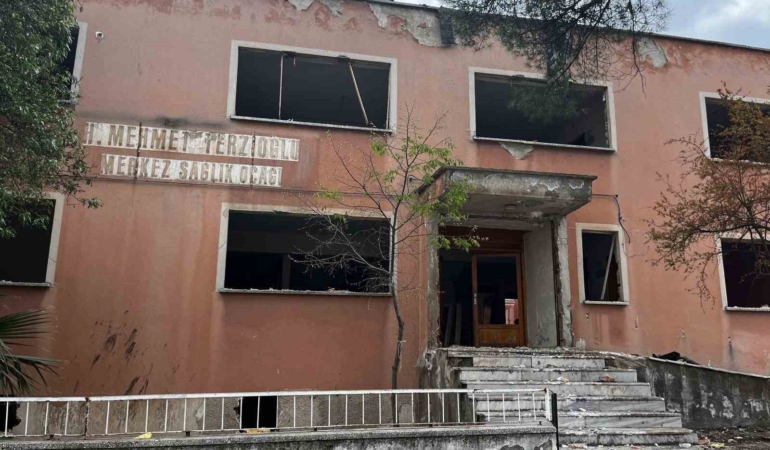 Buldan’da Sağlık Ocağı Yıkımına Başlandı!