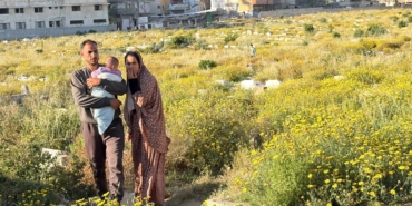 Gazze’de Mezarlıkta Hayat Mücadelesi