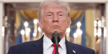 Trump’tan İran’a Son Uyarı: Savaş Gemileri Hazır!