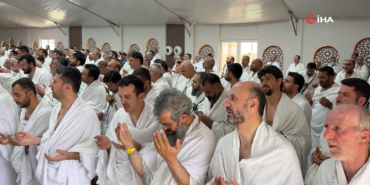 Arafat’ta Hacılar, Tövbe ile Arınma Yaşadı!
