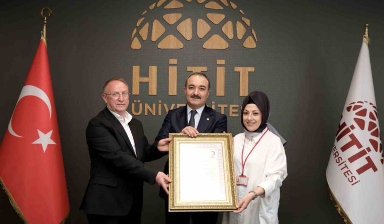 Hitit Üniversitesi’ne Kızılay’dan Gümüş Madalya!