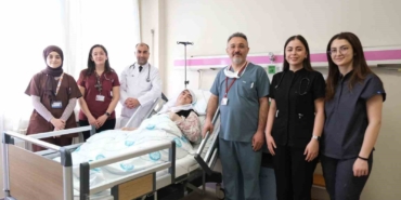 77 Yaşındaki Kadının 8 Kiloluk Tümörü Alındı!