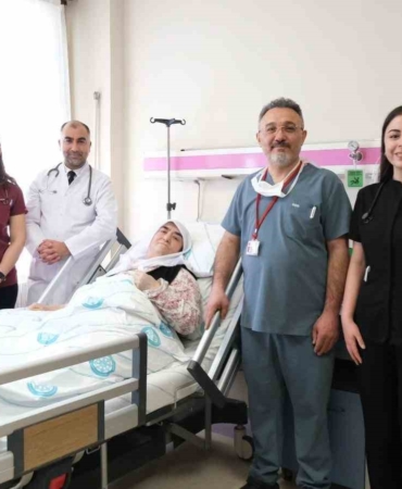 77 Yaşındaki Kadının 8 Kiloluk Tümörü Alındı!