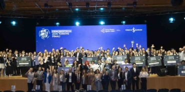 GençBizzTech 2026’da Laboratuv-AR Birinci Oldu!