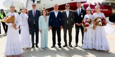 Almatı’dan Gazipaşa-Alanya Havalimanına ilk uçak seferi “su takı” seremonisiyle karşılandı
