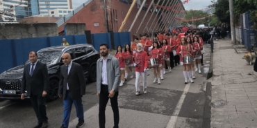 Fener Anadolu Lisesi’nden Coşkulu 19 Mayıs Yürüyüşü