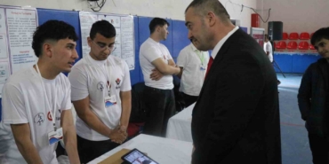 Öğrencilerden Yapay Zeka ile Engelliye Destek