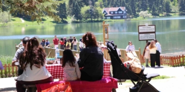 Bayramda Gölcük Tabiat Parkı’na Ziyaretçi Akını!
