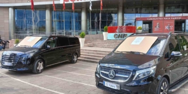 CHP’de ‘Haram Araç’ Skandalı: İki Lüks Araç Satışta!