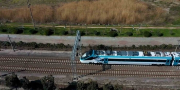 Türkiye’nin İlk Hızlı Treni 240 km Hıza Ulaştı!