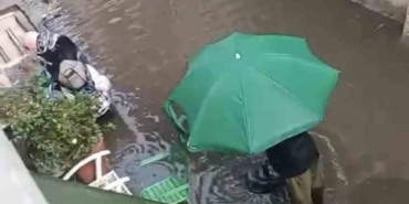İzmit’te Sağanak Yağış, Cadde ve Sokakları Göle Döndürdü!