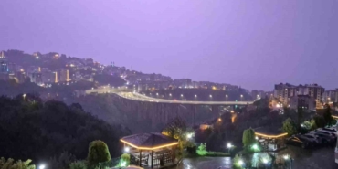Trabzon’da Şimşek Fırtınası Geceyi Aydınlattı!