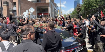 Kılıçdaroğlu’na Bayramda Çiçekli Karşılama