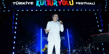 Ferhat Göçer, Manisa Festivali’nde Coşkuyu Zirveye Taşıdı