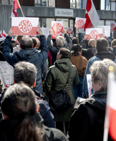 Grönland’da ABD Konsolosluğu Protesto Edildi!