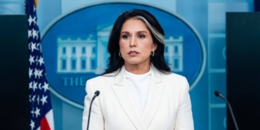 Tulsi Gabbard, Eşine Destek İçin İstifa Etti