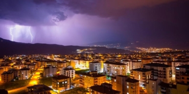 Karabük’te Şimşeklerle Geceye Işık Şöleni